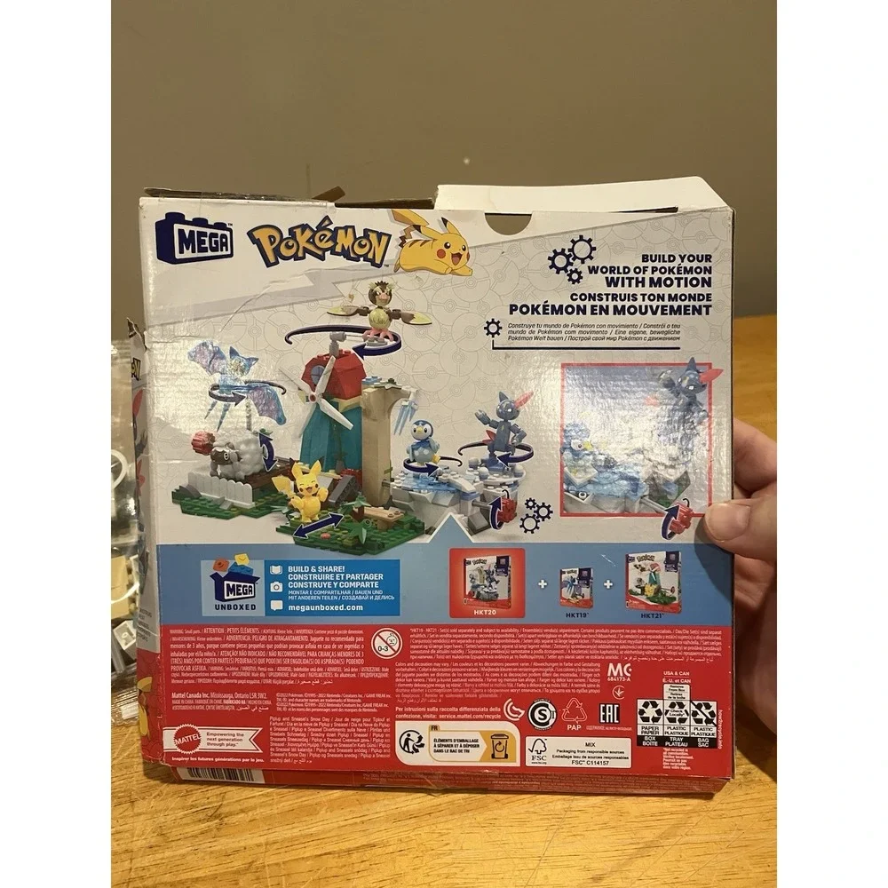 Pokemon Piplup And Sneasel's Snow Day MEGA 183 Piece Building Set. Mattel Damage